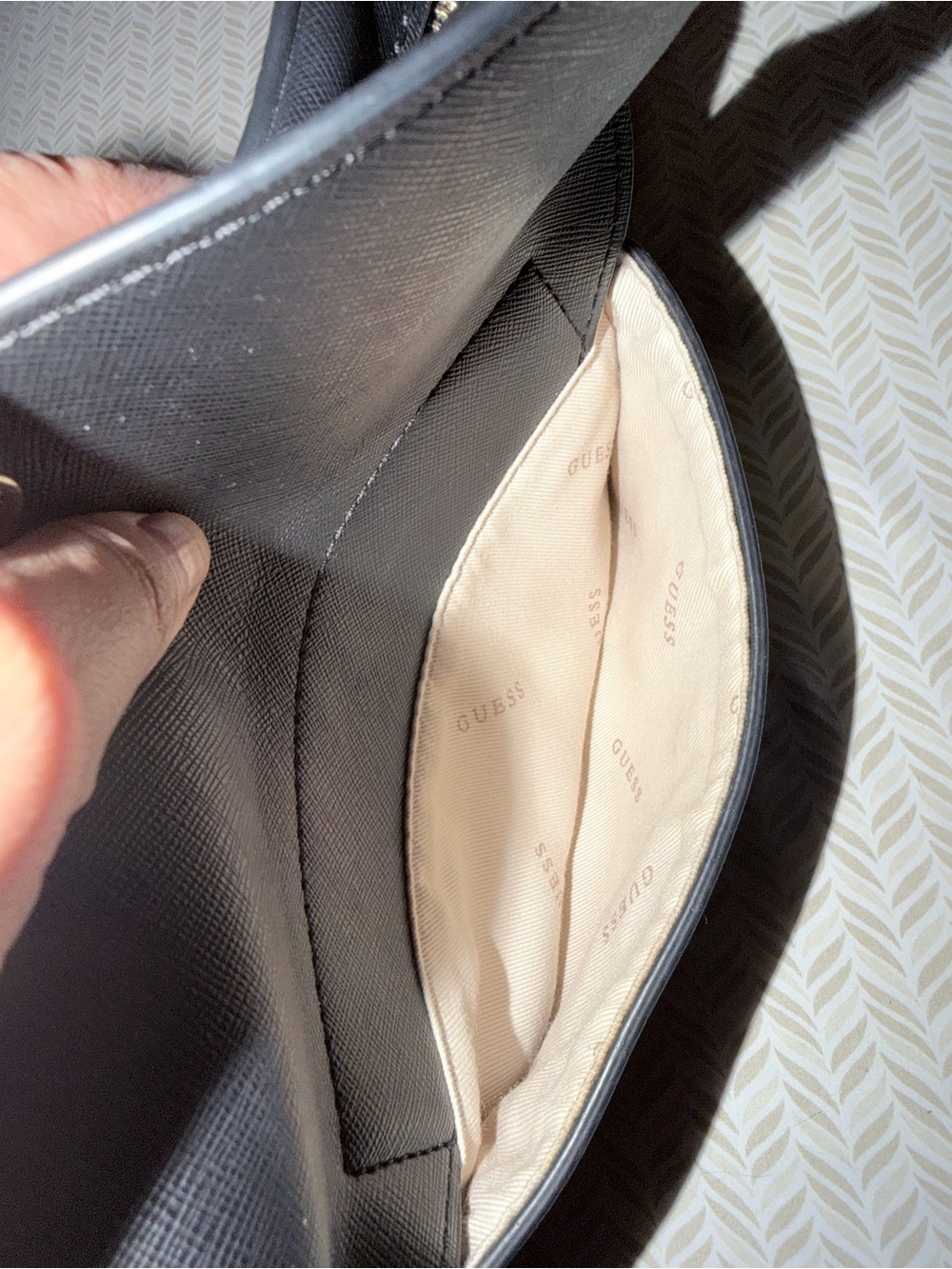 GUESS Los Angeles Black Crossbody Bag - Picture 10 of 14